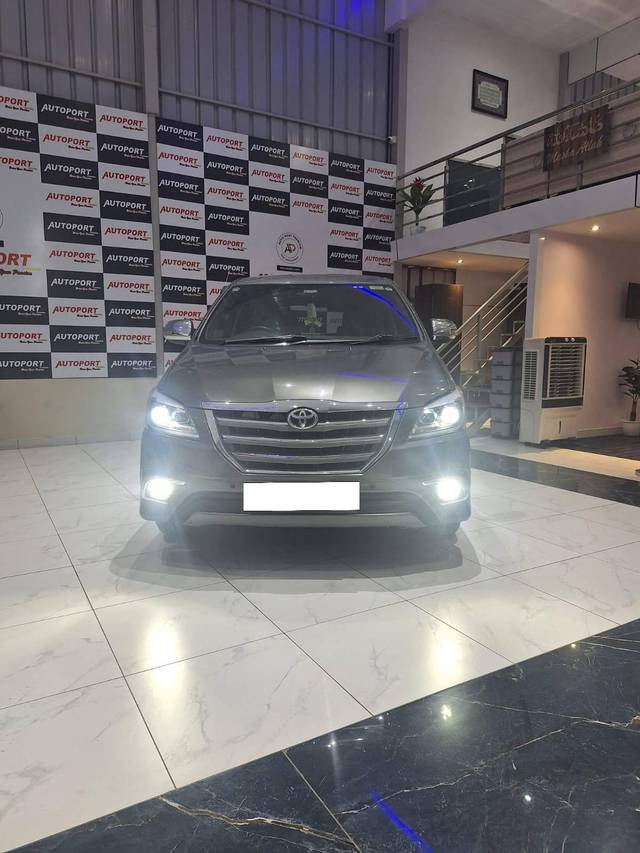 https://images10.gaadi.com/usedcar_image/4300337/original/processed_2a59f8d22297bddb18d16668ceffe1ff.jpg?imwidth=6400