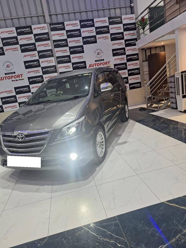 https://images10.gaadi.com/usedcar_image/4300337/original/processed_a6123a18752fe89addc54e596a6c7523.jpg?imwidth=6402