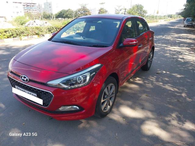 https://images10.gaadi.com/usedcar_image/4300360/original/processed_0ea1b19b9850b2a81d7328b68d307139.jpg?imwidth=6402