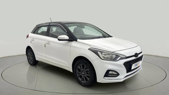 https://images10.gaadi.com/usedcar_image/4300376/original/7227ecefdaf0d5fb98c6a7c7c5741367.jpg?imwidth=6400