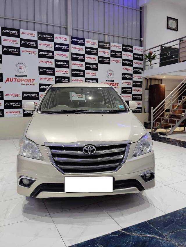 https://images10.gaadi.com/usedcar_image/4300404/original/processed_d8395782181e858690420fddb0f01fc4.jpg?imwidth=6401