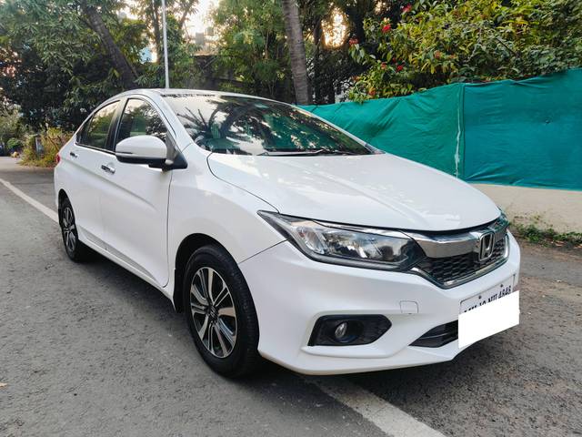 https://images10.gaadi.com/usedcar_image/4300424/original/processed_29bcb3f1faae7c6b4f17849f5ab16083.jpg?imwidth=6400