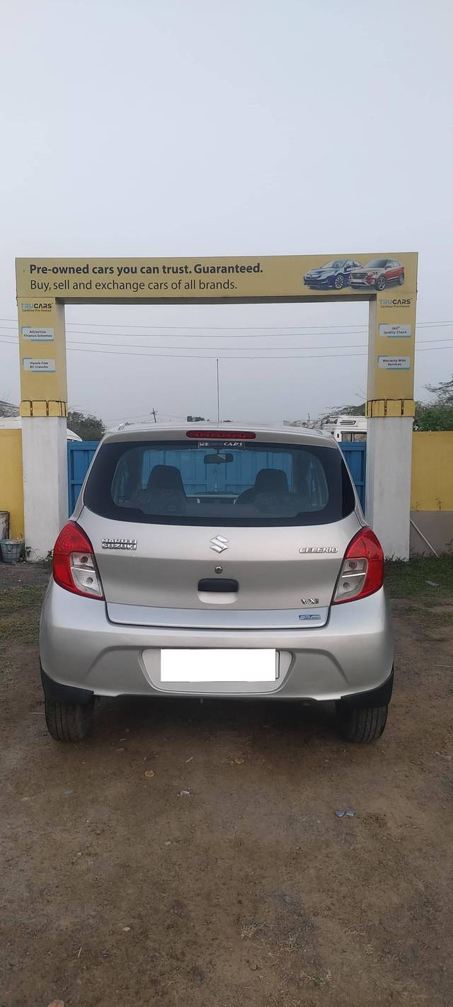 https://images10.gaadi.com/usedcar_image/4300452/original/processed_87a315608c8ec827ad3a25f7497164c1.jpg?imwidth=6402