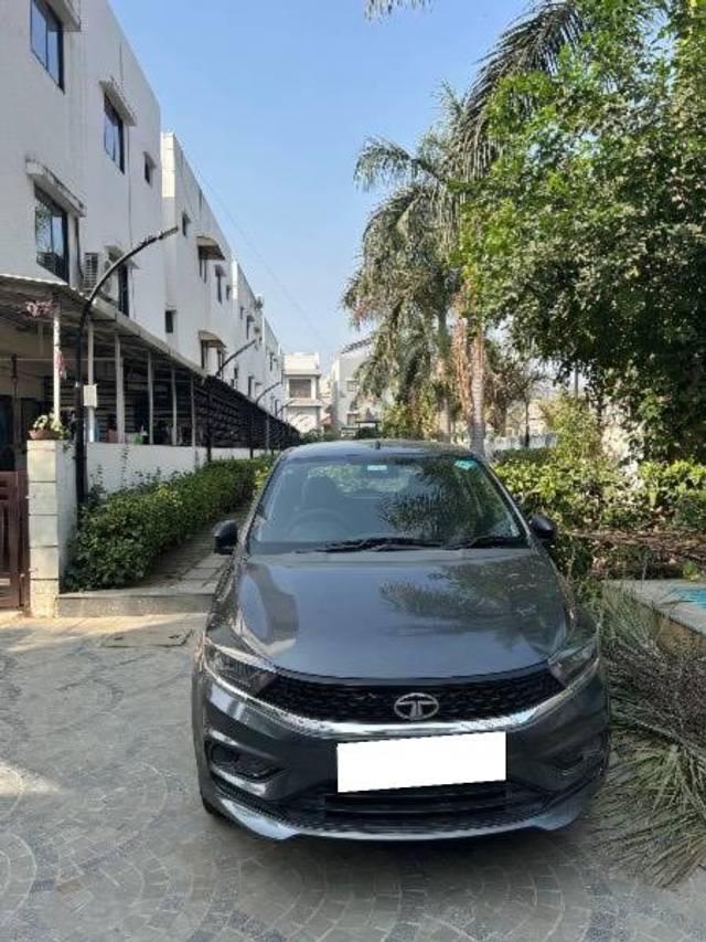 https://images10.gaadi.com/usedcar_image/4300525/original/processed_a49a76c8-4880-4512-9189-81093be9d440.jpeg?imwidth=6402