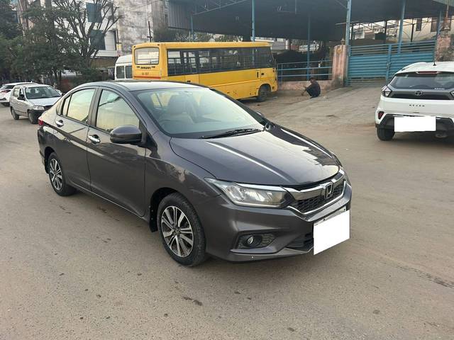 https://images10.gaadi.com/usedcar_image/4300557/original/processed_b58bc5330ccba490aa03e14c56001b02.jpg?imwidth=6400