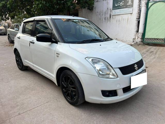 https://images10.gaadi.com/usedcar_image/4300601/original/processed_a2624d3b90c670417d6f12d1e6c95a25.jpg?imwidth=6400