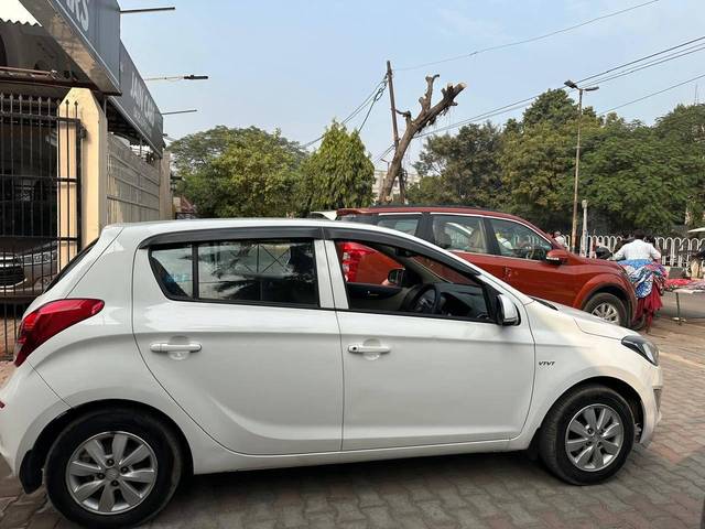 https://images10.gaadi.com/usedcar_image/4300612/original/processed_1fe531f9d41a797264f91e48e3a432cb.jpg?imwidth=6401