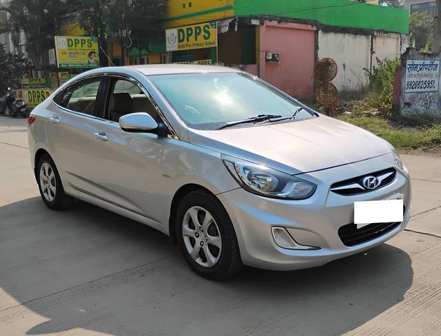 https://images10.gaadi.com/usedcar_image/4300613/original/processed_a14f6e34ec7391a081a716335ed0acc3.jpg?imwidth=6400