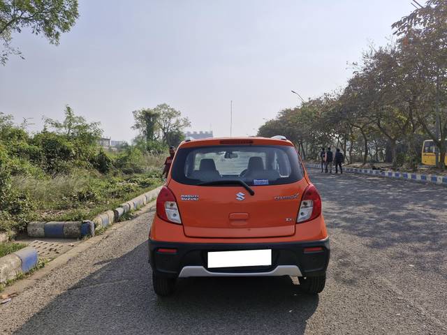 https://images10.gaadi.com/usedcar_image/4300624/original/processed_29ca03796dd6bf0e3d30481a599f1511.jpg?imwidth=6402