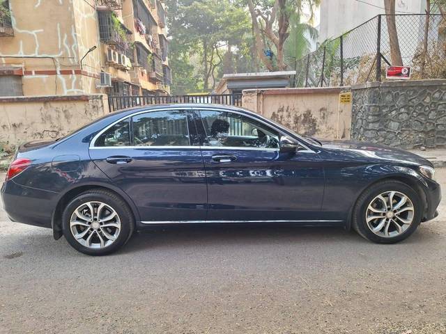 https://images10.gaadi.com/usedcar_image/4300665/original/processed_44aae6b9a07e72bdf46be17bce561ac0.jpeg?imwidth=6401