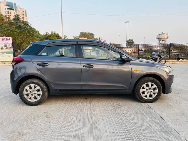 https://images10.gaadi.com/usedcar_image/4300725/original/processed_2b4207b021e7f1f68209ab1ad3762e58.jpg?imwidth=6401