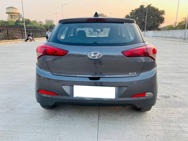 https://images10.gaadi.com/usedcar_image/4300725/original/processed_82aae6d9d12f2a95c9ea4ace7b577174.jpg?imwidth=6402