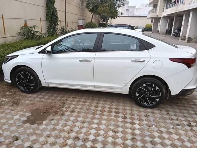 https://images10.gaadi.com/usedcar_image/4300751/original/processed_284e3317-2aaa-4115-80b2-43216341dae0.jpg?imwidth=6402