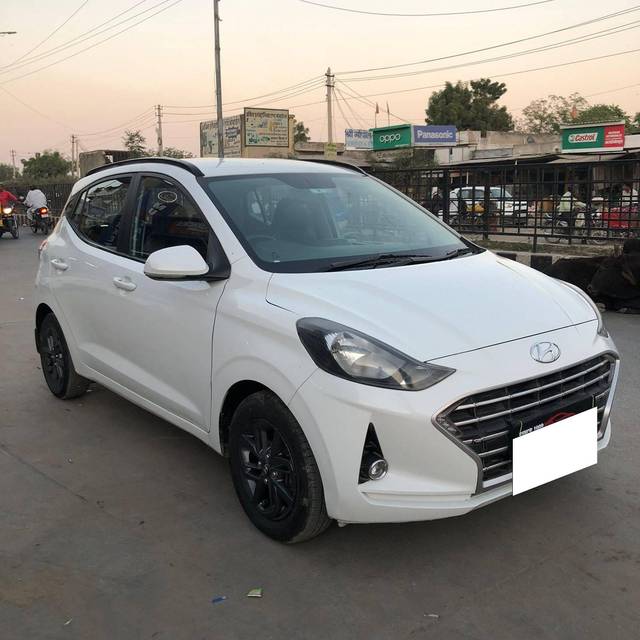 https://images10.gaadi.com/usedcar_image/4300759/original/processed_30fd4c3eee7f624b207f381ec3ac7050.jpg?imwidth=6400