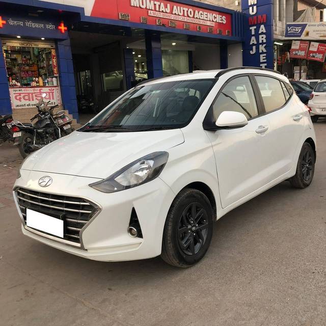 https://images10.gaadi.com/usedcar_image/4300759/original/processed_5cb4a6ebcea502ae04d30deb1ef58328.jpg?imwidth=6402