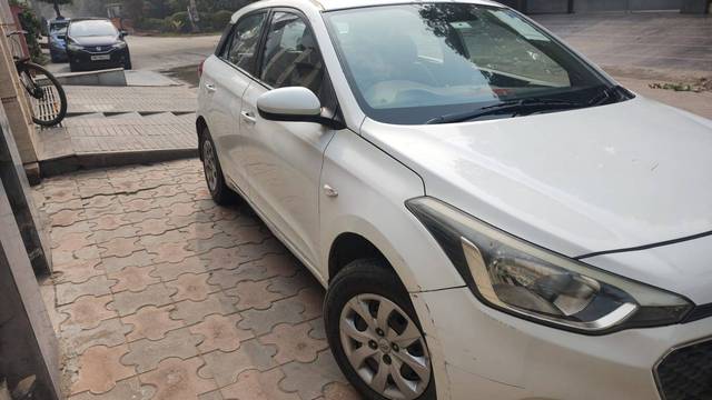 https://images10.gaadi.com/usedcar_image/4300813/original/268061ba30d7bce832494d1c3fc82e57.jpg?imwidth=6400