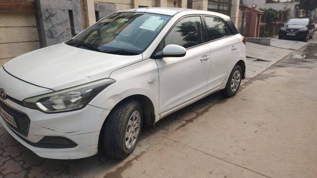 https://images10.gaadi.com/usedcar_image/4300813/original/7d09085bfb6390bc0354970b398be666.jpg?imwidth=6401