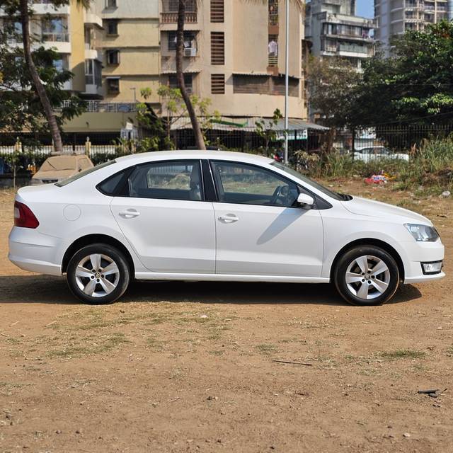 https://images10.gaadi.com/usedcar_image/4300816/original/f6f7819becca9ea5aac0b532ac51b2dc.jpg?imwidth=6401