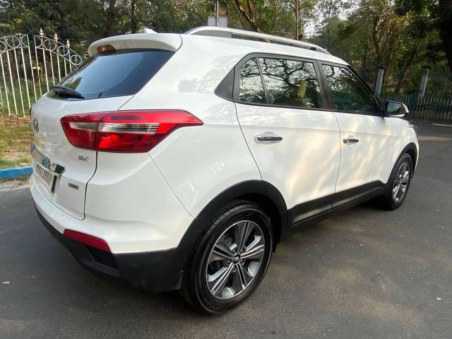 https://images10.gaadi.com/usedcar_image/4300822/original/processed_d6b332b41bf31cdf1f72c6a3d3109a9b.jpg?imwidth=6401