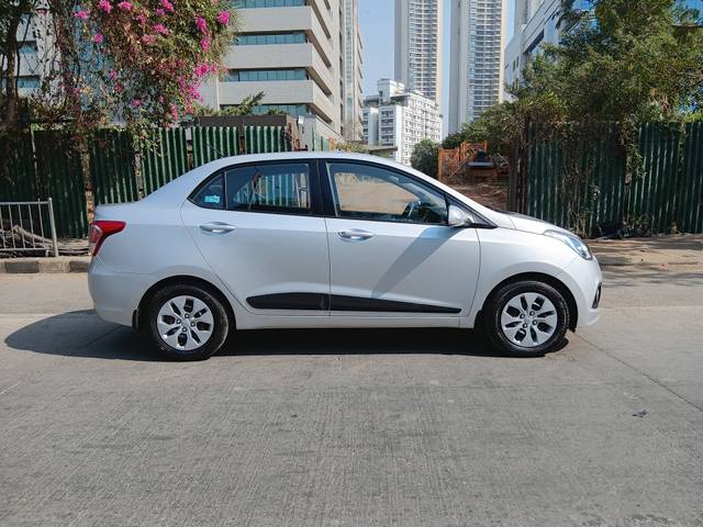 https://images10.gaadi.com/usedcar_image/4300838/original/e725fd852d78948cb857221239eb53c2.jpg?imwidth=6401