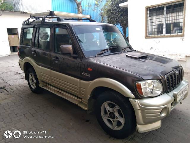 https://images10.gaadi.com/usedcar_image/4300851/original/processed_3bac6c2fa8f6700c66fa735d051d6245.jpg?imwidth=6401