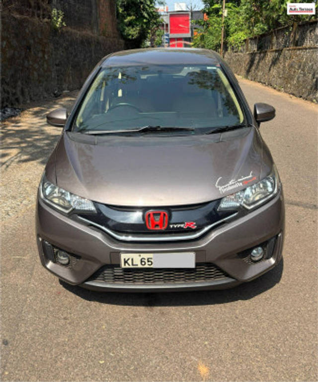 https://images10.gaadi.com/usedcar_image/4300926/original/772b48a88f53fb266d120463778344f3.jpg?imwidth=6400
