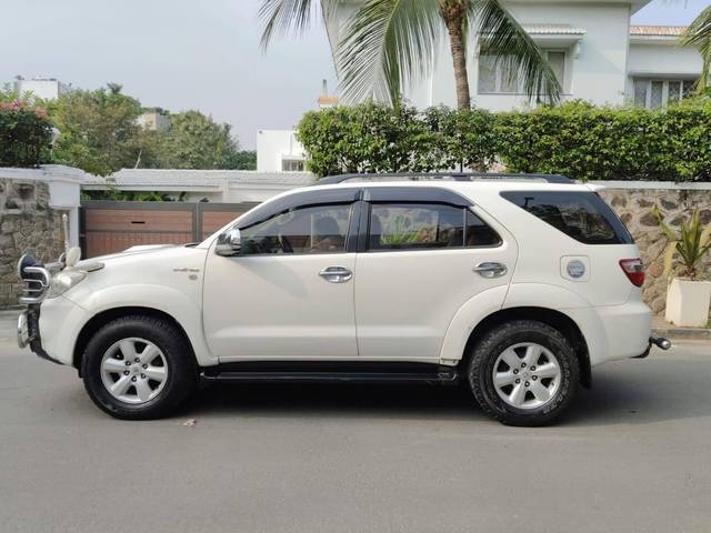 https://images10.gaadi.com/usedcar_image/4301067/original/processed_c26f920062198cf9967d13686659e416.jpg?imwidth=6402