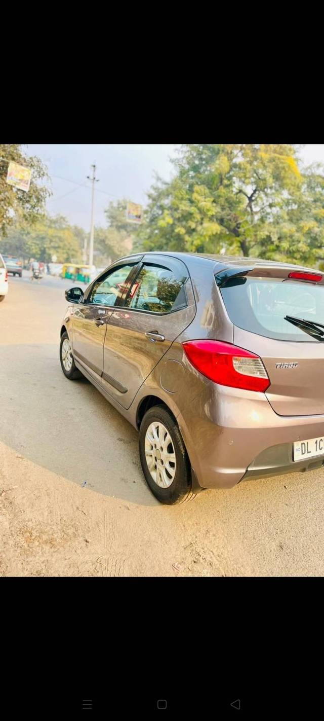 https://images10.gaadi.com/usedcar_image/4301147/original/processed_d2cb8ef59f206dcd8cddff30f62ac6df.jpg?imwidth=6402