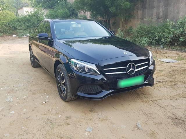 https://images10.gaadi.com/usedcar_image/4301149/original/processed_ad7fba599b651acc916cb6fa385739fd.jpg?imwidth=6400