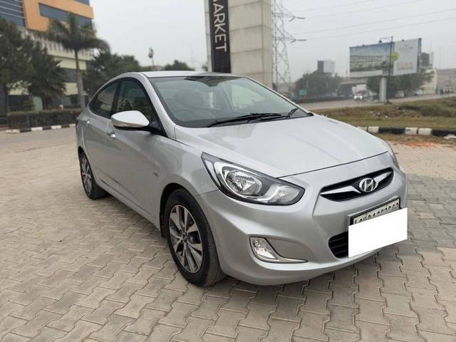 https://images10.gaadi.com/usedcar_image/4301165/original/processed_cff63b8173dbd36a241dff469df85cef.jpg?imwidth=6400