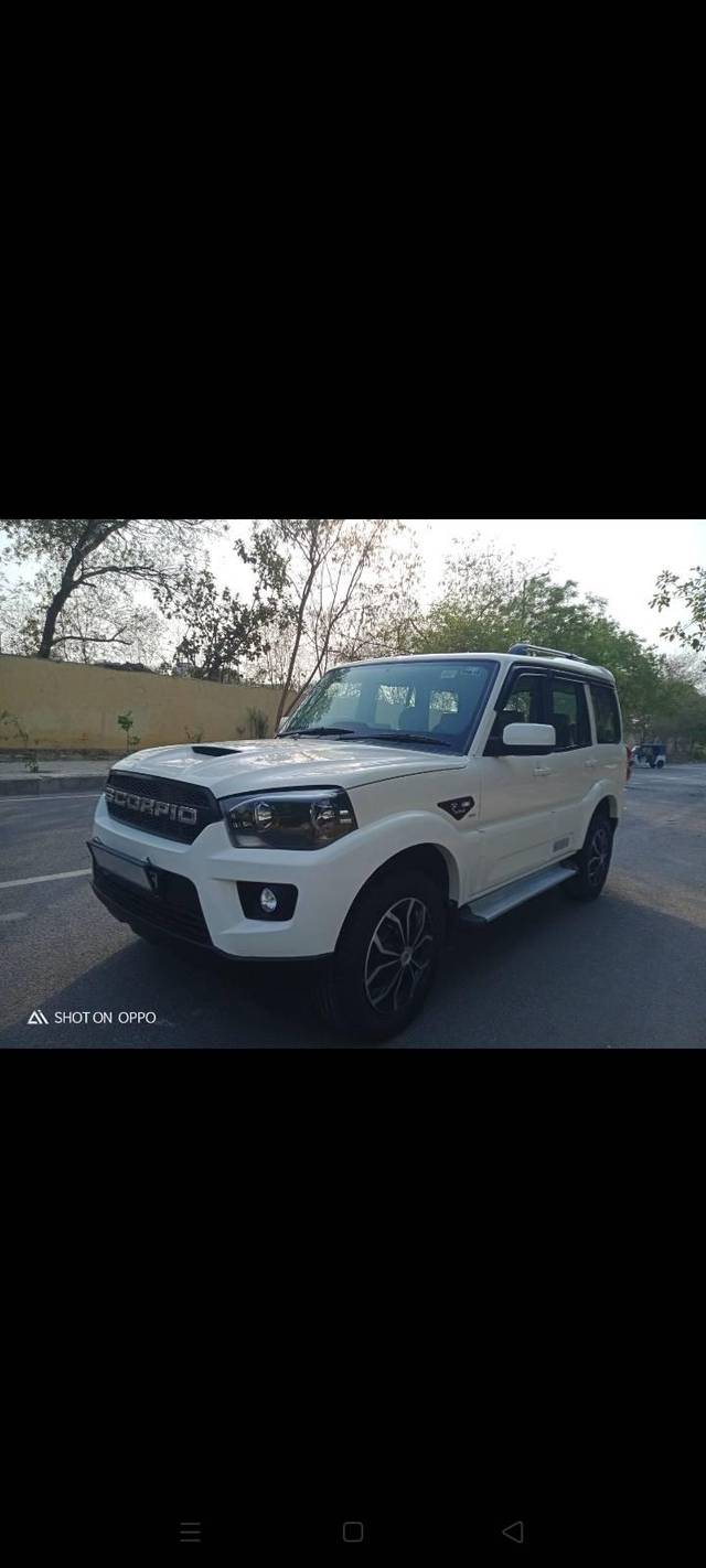 https://images10.gaadi.com/usedcar_image/4301181/original/processed_83193bb54d249b2664d6dfaf878621ec.jpg?imwidth=6400