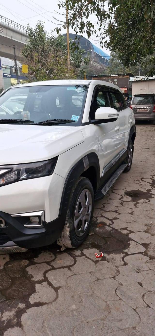 https://images10.gaadi.com/usedcar_image/4301202/original/processed_a65adf6f1ead8702de8d623f8c2cbaf2.jpg?imwidth=6402