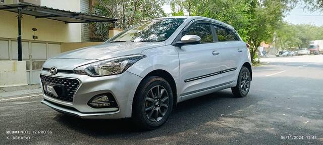 https://images10.gaadi.com/usedcar_image/4301203/original/processed_2f09b39d8d1b4841c3f1afc4e7d7031b.jpg?imwidth=6401