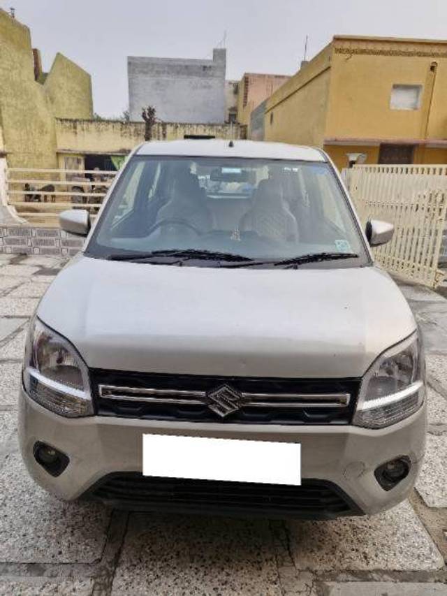 https://images10.gaadi.com/usedcar_image/4301210/original/32a697678b09d3a73cbc6dab92a7bf54.jpg?imwidth=6400