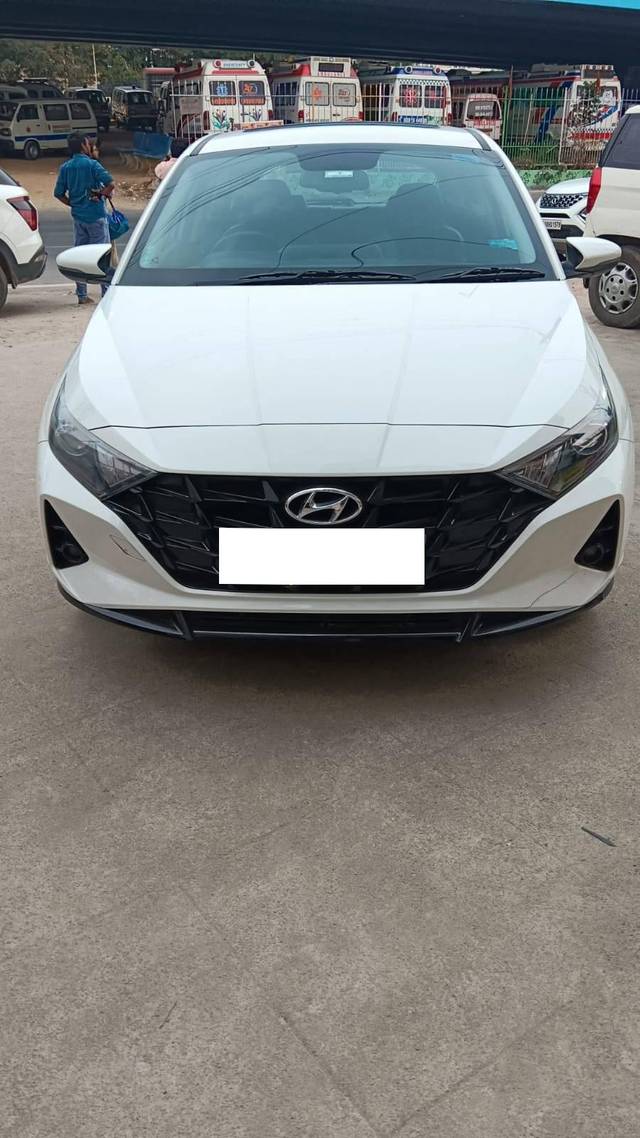 https://images10.gaadi.com/usedcar_image/4301247/original/processed_7b63409f6bad7c74ae98229463de0178.jpg?imwidth=6402