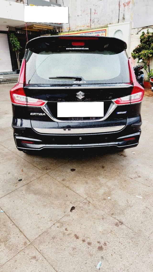 https://images10.gaadi.com/usedcar_image/4301261/original/processed_35b26a653d7b96d89424f38f4daa81fc.jpg?imwidth=6402