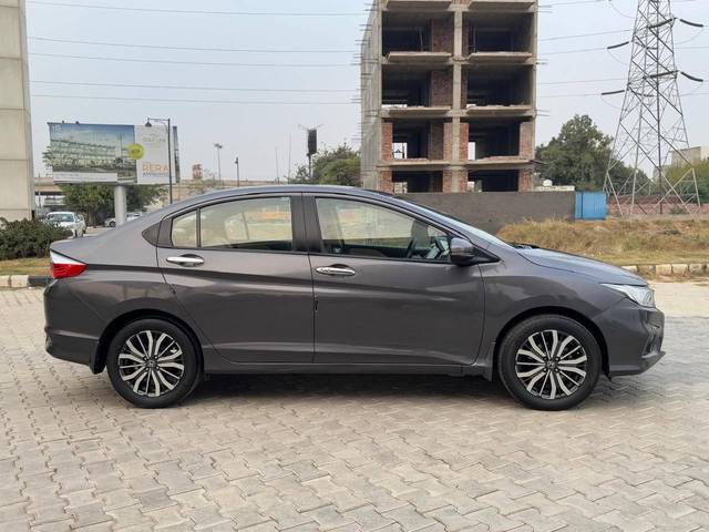 https://images10.gaadi.com/usedcar_image/4301264/original/processed_c214781799febfe060e956c630484fbe.jpg?imwidth=6401