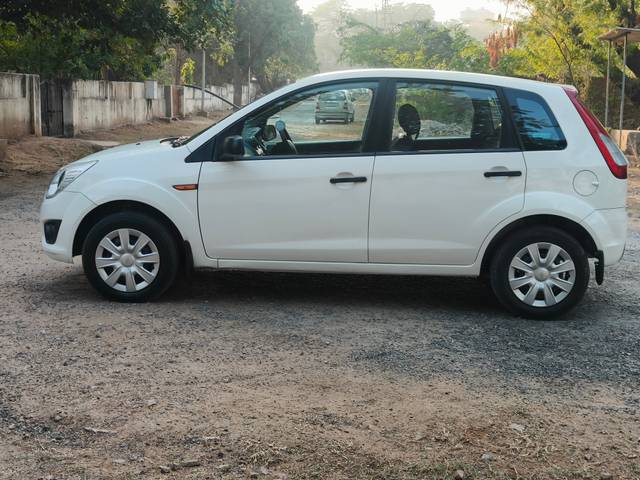 https://images10.gaadi.com/usedcar_image/4301282/original/a1fab152fd462c2529dbbc7d259c4567.jpg?imwidth=6402