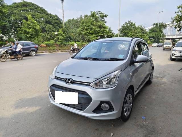 https://images10.gaadi.com/usedcar_image/4301338/original/processed_781df587-379a-4ee1-8bf0-12d630bbe85d.jpg?imwidth=6401