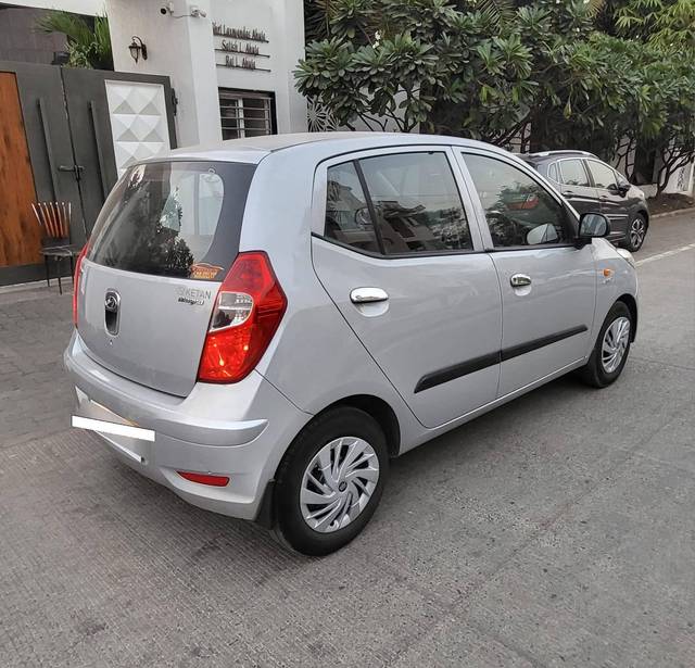 https://images10.gaadi.com/usedcar_image/4301341/original/processed_1b660bd34011e428e54564d4741332dc.jpg?imwidth=6401