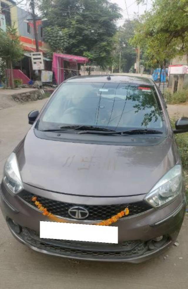 https://images10.gaadi.com/usedcar_image/4301384/original/processed_b1bc6fe5-4a39-4d3a-b410-66a5847f7865.jpg?imwidth=6400