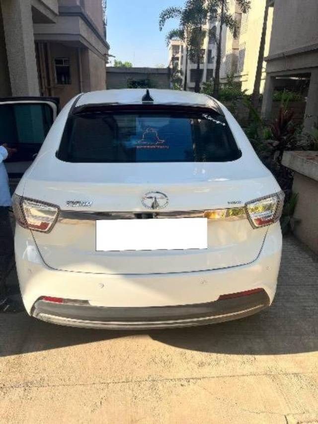 https://images10.gaadi.com/usedcar_image/4301422/original/processed_5dbc91b1-4fe7-4ede-b69d-19193463f2b2.jpeg?imwidth=6401