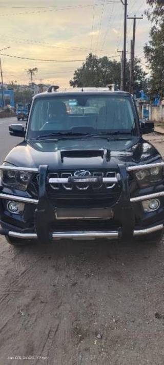 Mahindra Scorpio 2014-2022 Mahindra Scorpio S11 BSIV