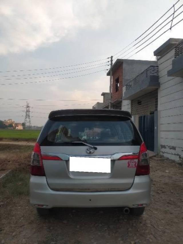 https://images10.gaadi.com/usedcar_image/4301647/original/processed_5cc17532-d55e-4348-b10b-fe305eefca31.jpeg?imwidth=6402