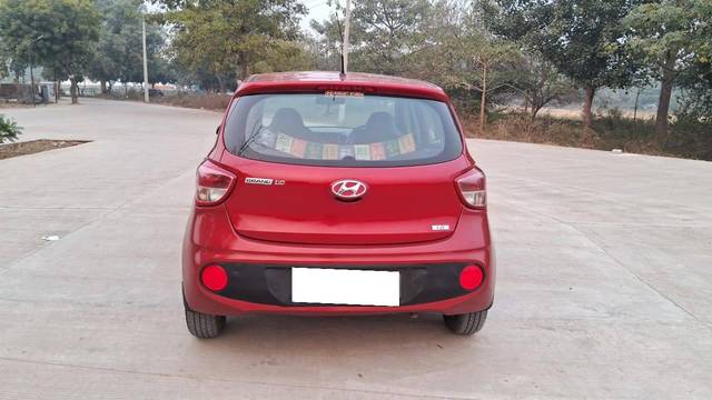 https://images10.gaadi.com/usedcar_image/4301648/original/processed_1ec2d2fd656e197495679e42a26e6108.jpg?imwidth=6402