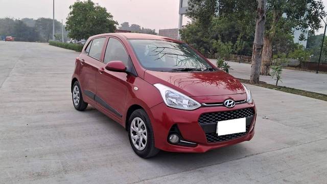 https://images10.gaadi.com/usedcar_image/4301648/original/processed_4ceceaa32d1ae3895693ef2181b91a9e.jpg?imwidth=6400