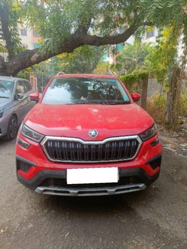 https://images10.gaadi.com/usedcar_image/4301746/original/processed_4c9ab551-f7c9-40be-90f1-a6fa358da513.jpg?imwidth=6400