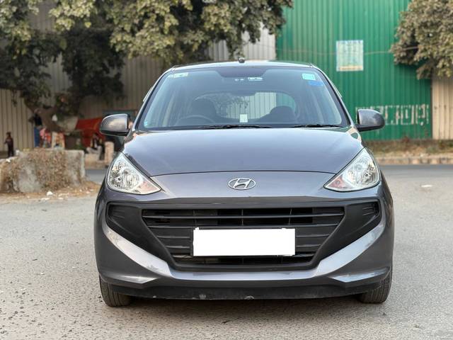 https://images10.gaadi.com/usedcar_image/4301757/original/processed_734c6f7d090427ec2b2122a65bb91d7f.jpg?imwidth=6402