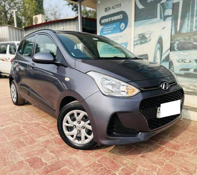 https://images10.gaadi.com/usedcar_image/4301773/original/processed_aa714f09ce7a06f9da0fb900145ff770.jpg?imwidth=6400