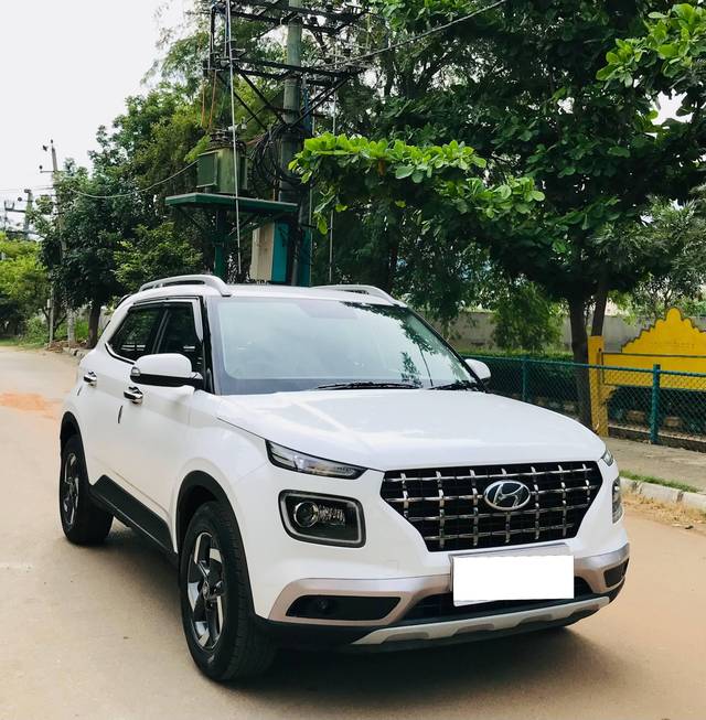 https://images10.gaadi.com/usedcar_image/4301790/original/processed_6fcabf09d6b8e55a24e032e450850fa0.jpeg?imwidth=6400